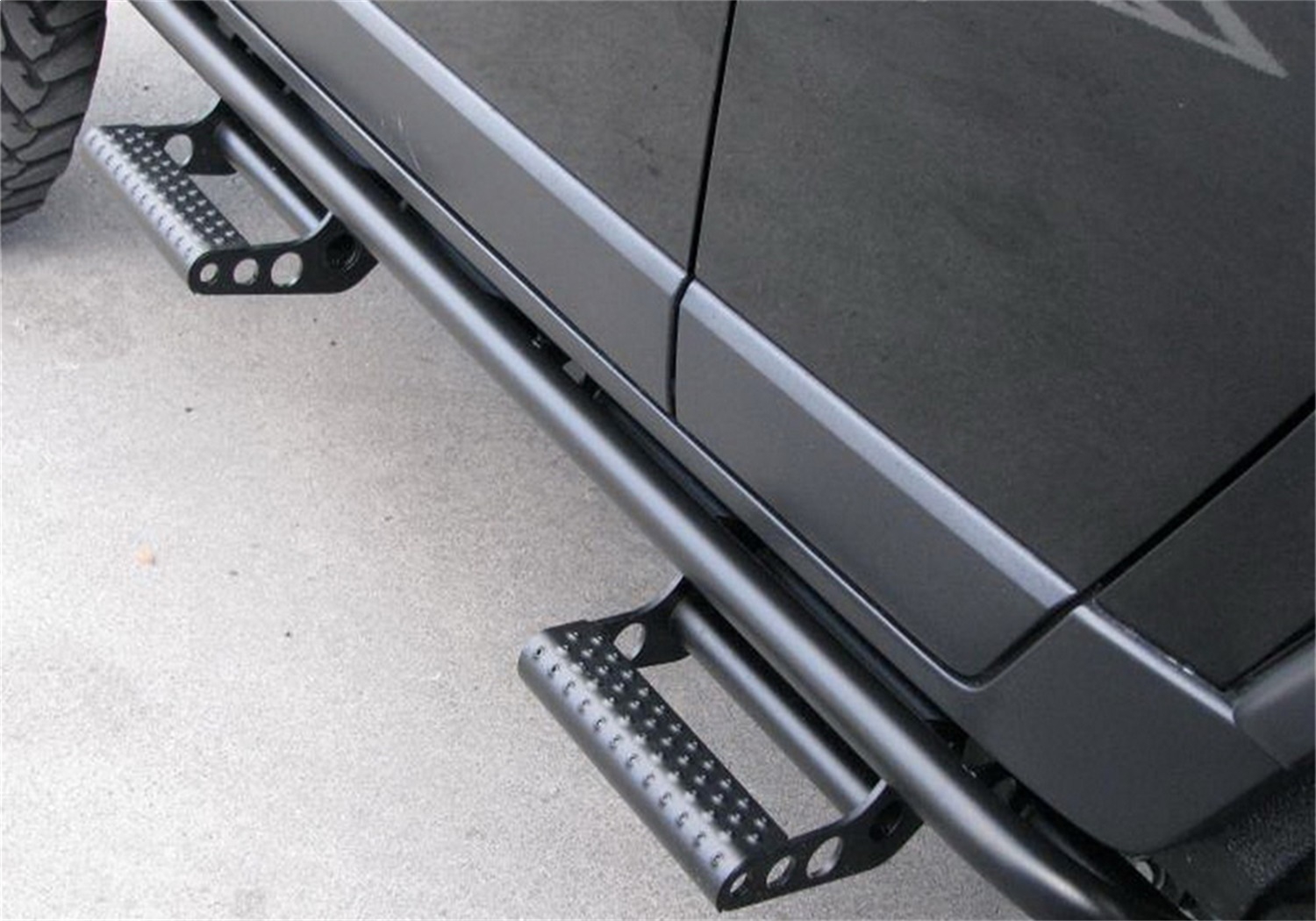 N-Fab Rkr Step System, Cab Length (2 Step Mounts/2 Steps Per Side) Without Kick Out, 1.75 In.