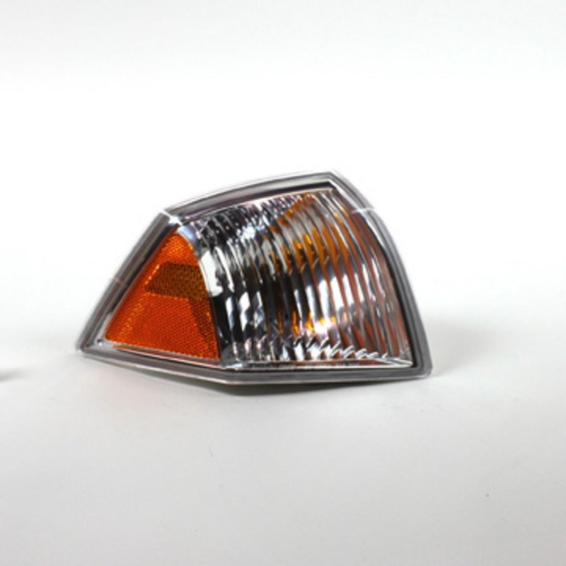 Omix This replacement turn signal assembly from Omix fits the right side on 07-10 Jeep Compass.