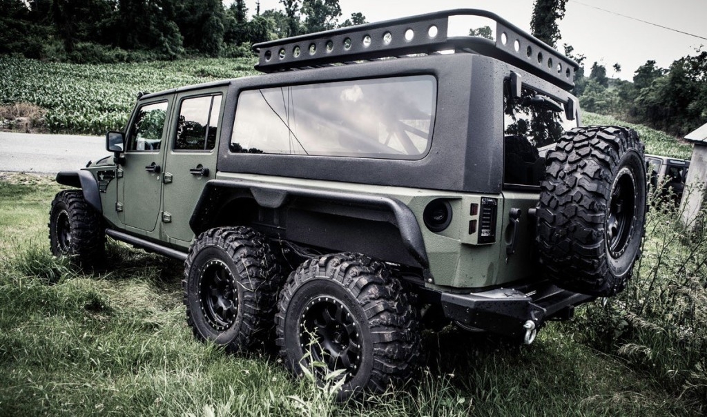 Wrangler Tomahawk Rear